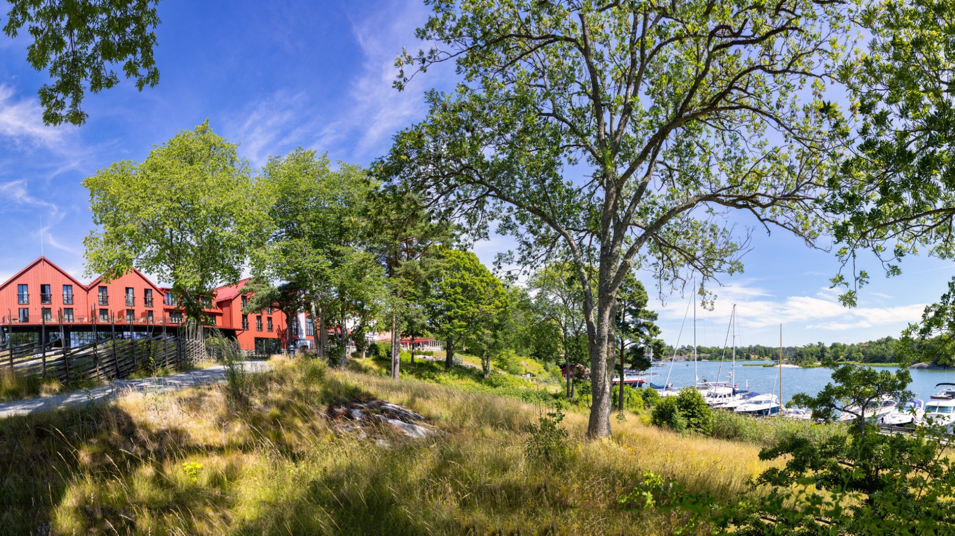 Smådalarö Gård red-timbered venue overlooking the archipelago marina